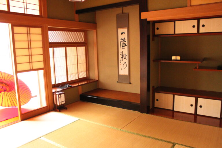 A photo of the shoin-style room.