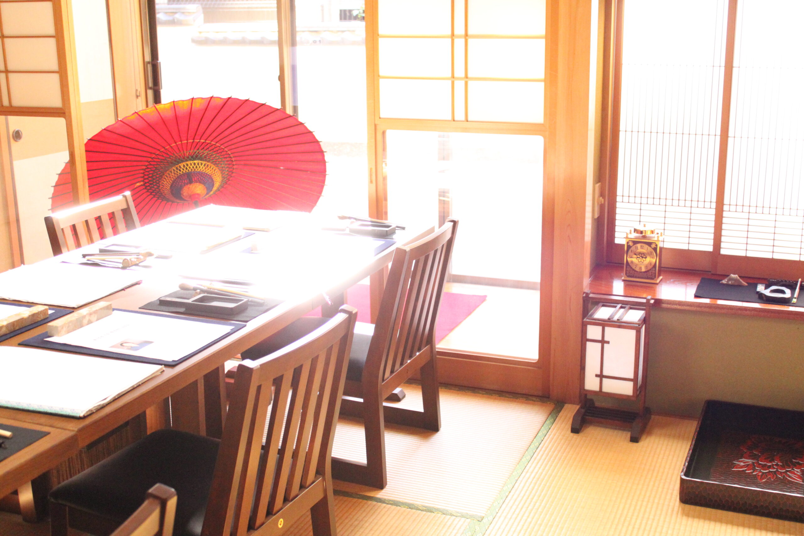 A photo of the morning sun shining into the calligraphy room.