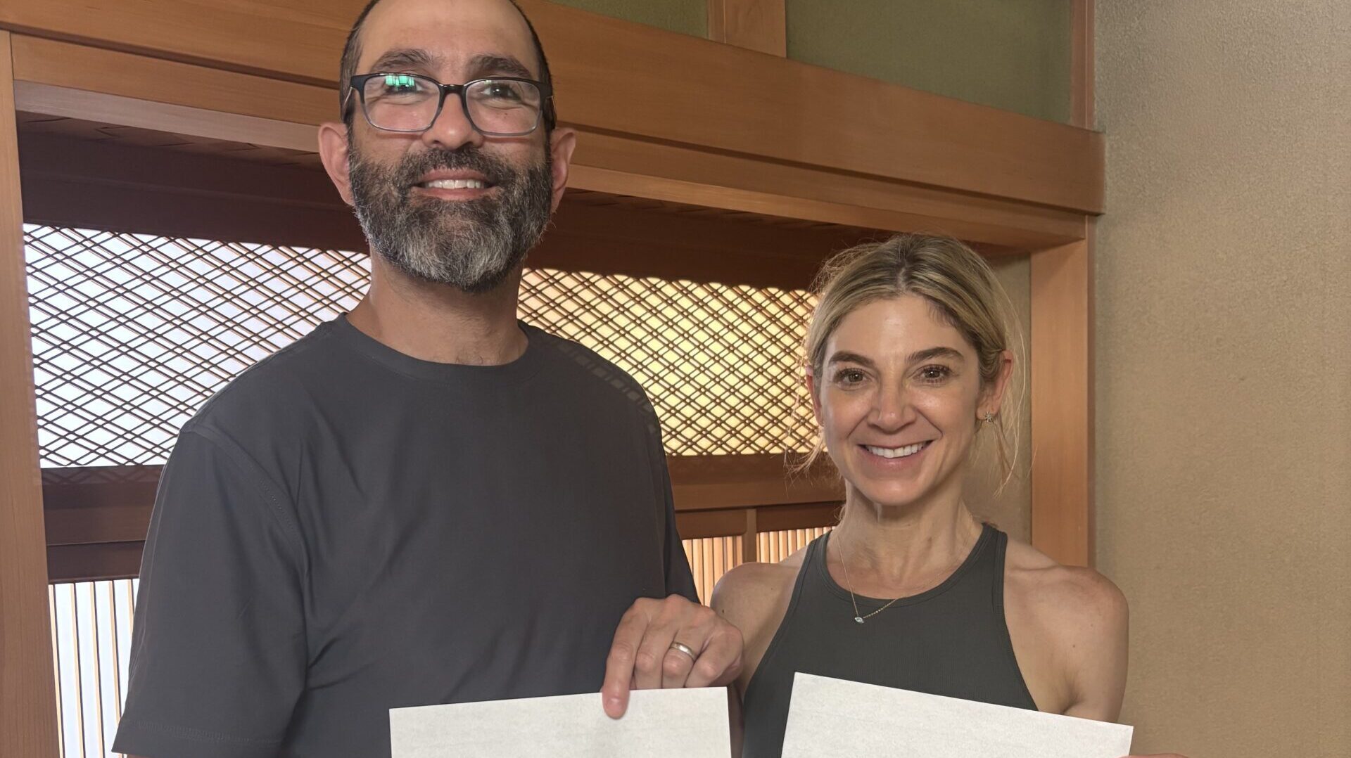 Our guests shows their calligraphy pieces written "Japan" and "Zen".