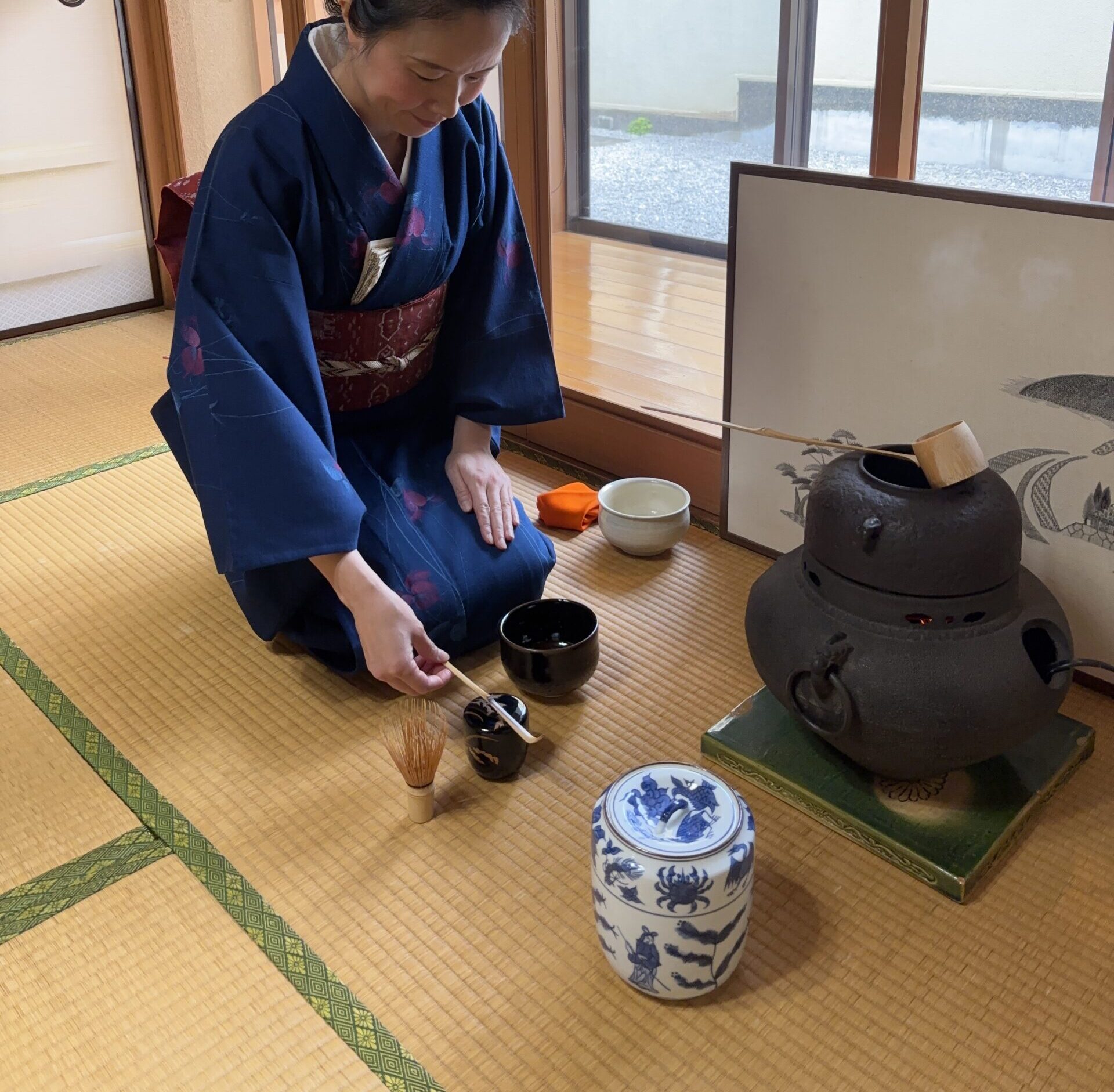 A photo of a tea ceremony.