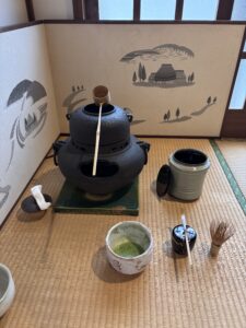 A photo of the tea ceremony utensils.