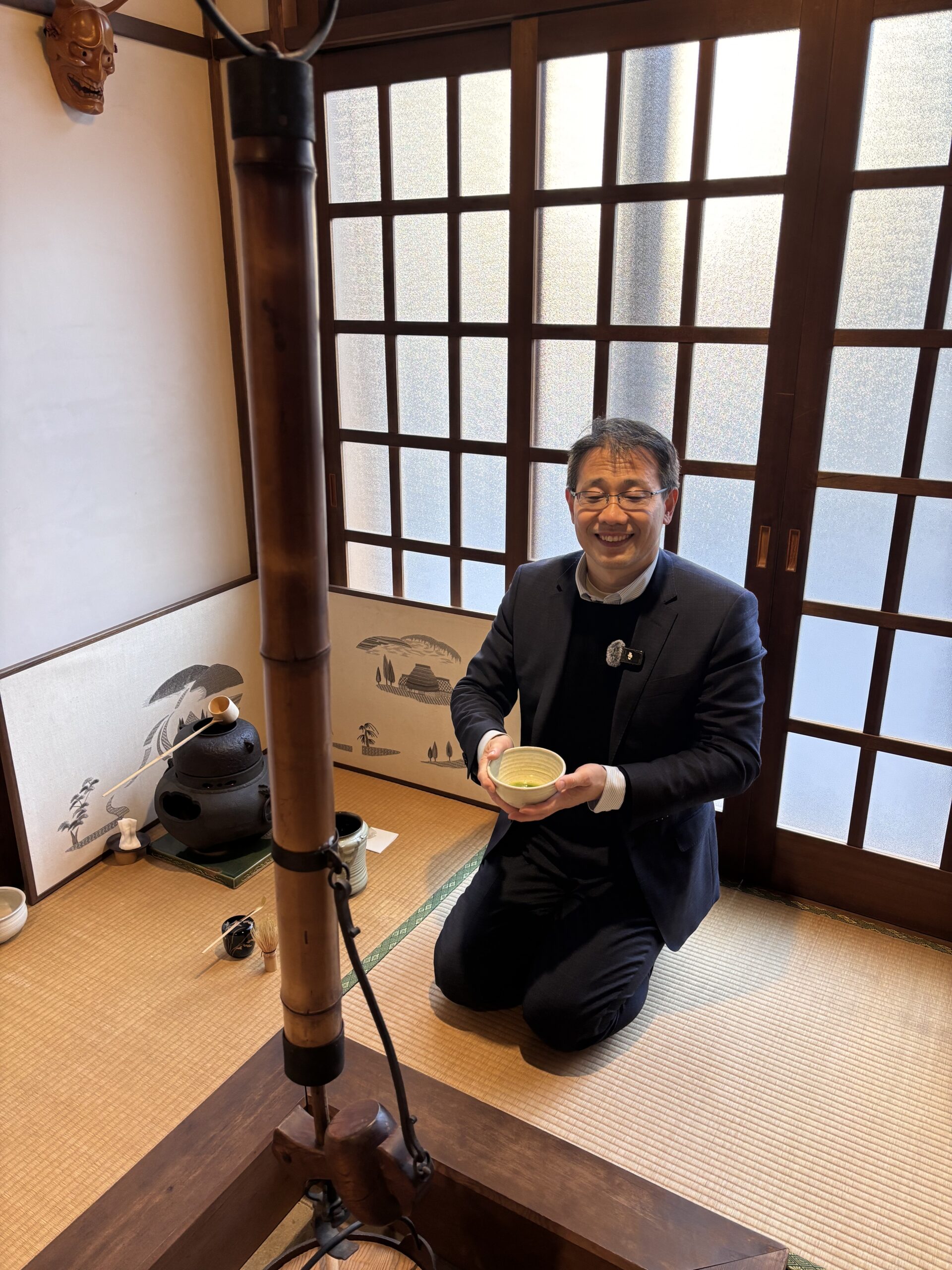 Our guest enjoyed a bowl of matcha in the tea ceremony around our irori hearth.