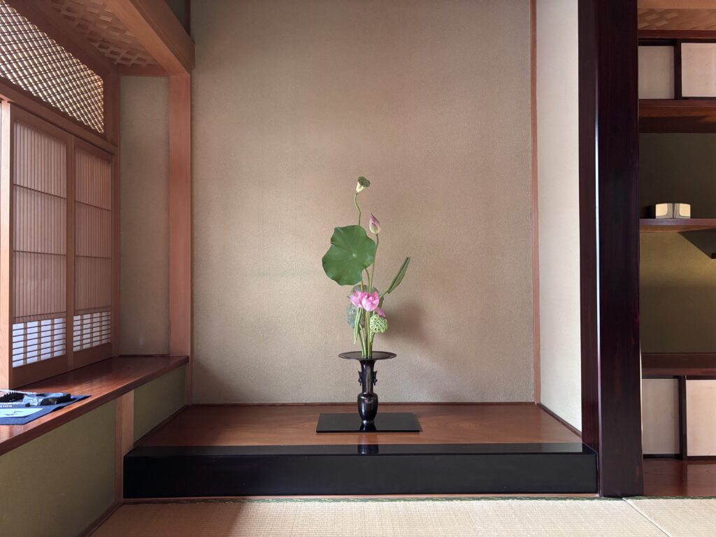 Ikebana by Tyutyuan.